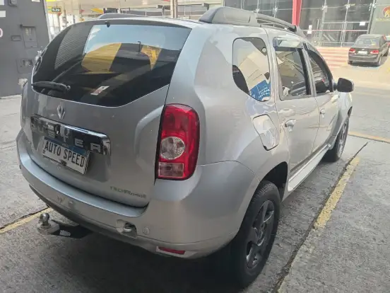 RENAULT-DUSTER-2014