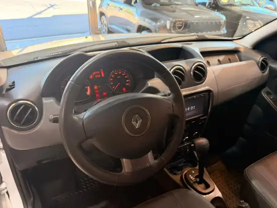 RENAULT-DUSTER-2014