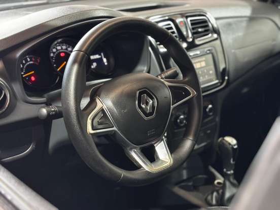 RENAULT-LOGAN-2020