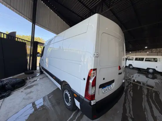 RENAULT-MASTER-2025