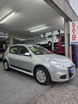 RENAULT SANDERO 1.6 PRIVILÉGE 16V FLEX 4P AUTOMÁTICO