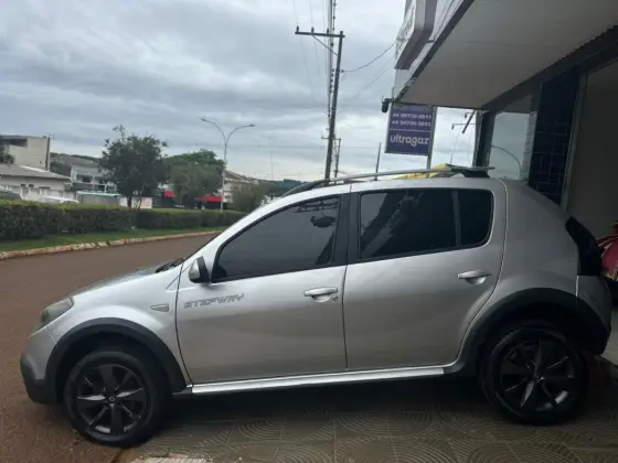 RENAULT SANDERO 1.6 STEPWAY 8V FLEX 4P MANUAL