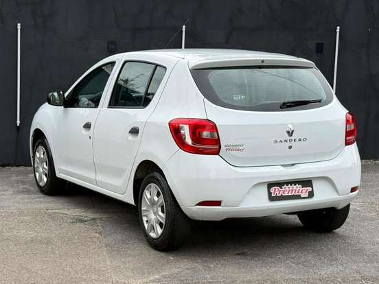RENAULT-SANDERO-2017
