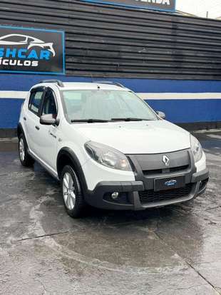 RENAULT-SANDERO-2012