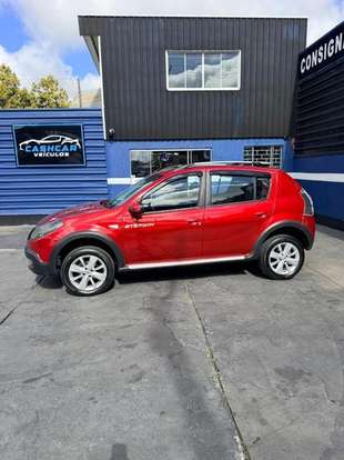 RENAULT-SANDERO-2013