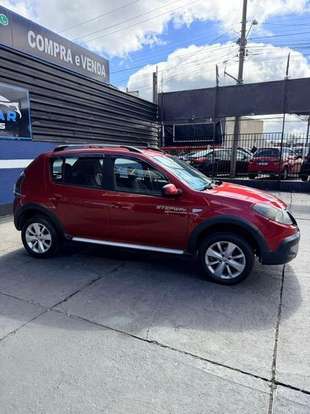 RENAULT-SANDERO-2013
