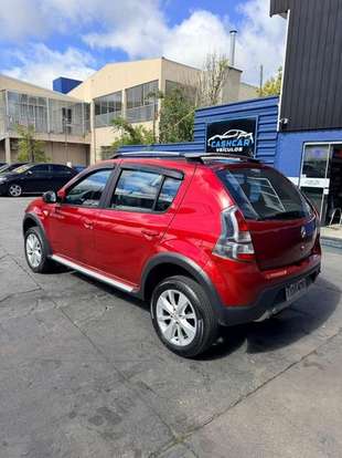 RENAULT-SANDERO-2013