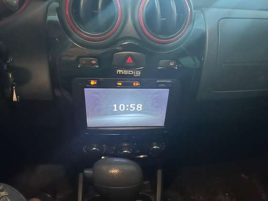 RENAULT-SANDERO-1.6 STEPWAY 16V FLEX 4P AUTOMÁTICO RENAULT-SANDERO-2014