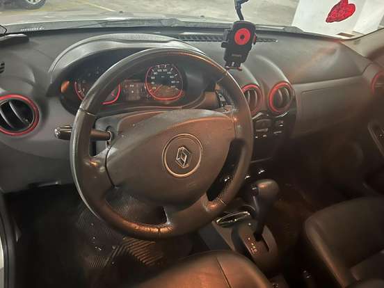 RENAULT-SANDERO-1.6 STEPWAY 16V FLEX 4P AUTOMÁTICO RENAULT-SANDERO-2014