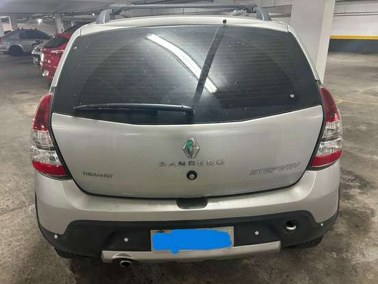 RENAULT-SANDERO-2014