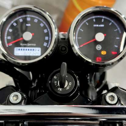 ROYAL ENFIELD-INTERCEPTOR-2024