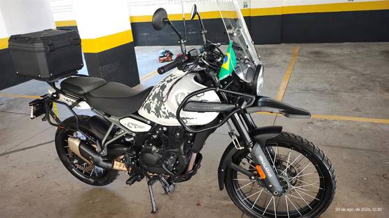 ROYAL ENFIELD HIMALAYAN 450 KAMET WHITE 