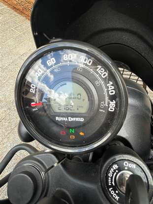 ROYAL ENFIELD-HUNTER 350-2025