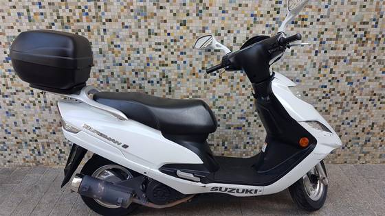 SUZUKI BURGMAN i 