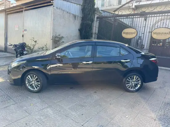 TOYOTA-COROLLA-2017