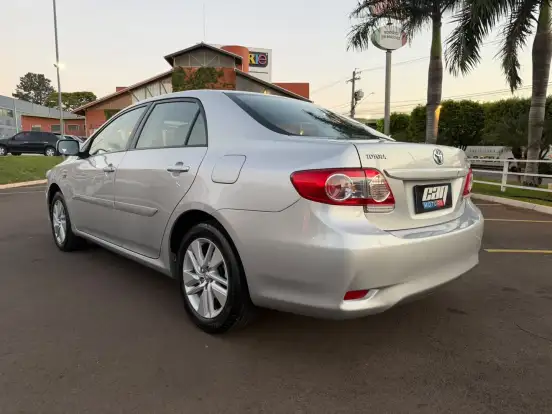 TOYOTA-COROLLA-2012
