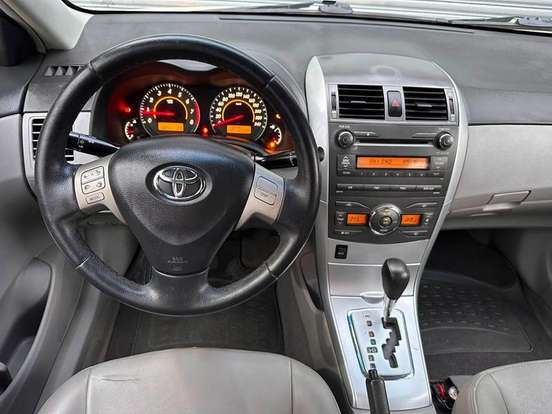 TOYOTA-COROLLA-2013