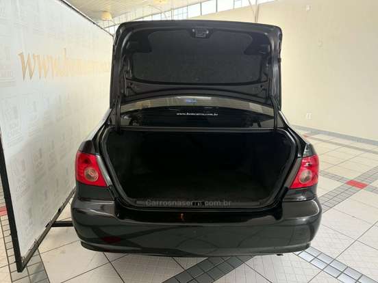 TOYOTA-COROLLA-2004
