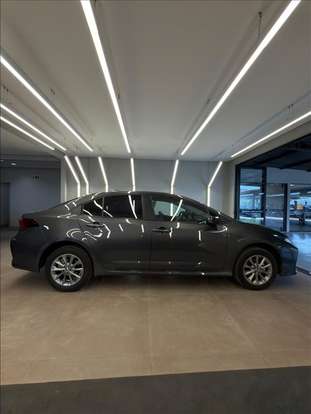 TOYOTA-COROLLA-2025