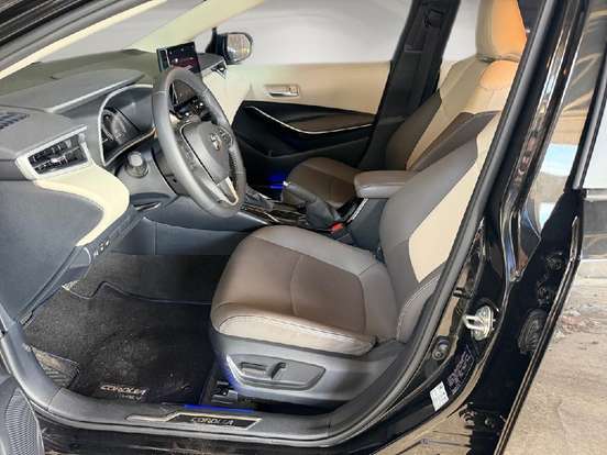 TOYOTA-COROLLA-2025