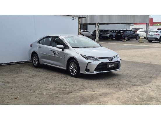 TOYOTA-COROLLA-2025