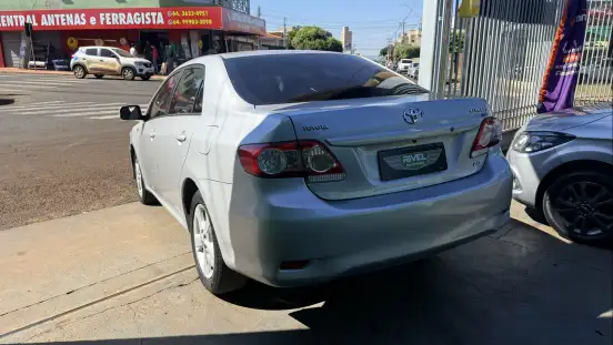 TOYOTA-COROLLA-2011