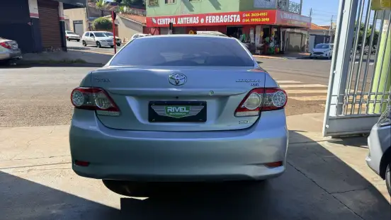 TOYOTA-COROLLA-2011