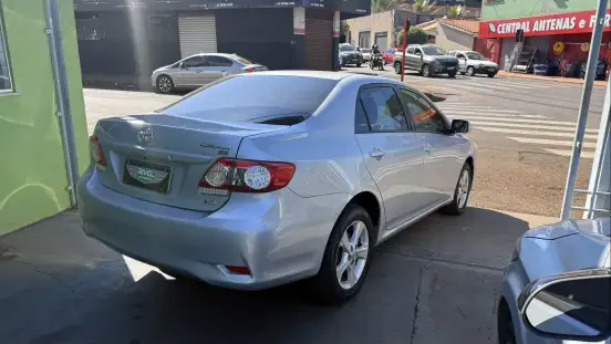 TOYOTA-COROLLA-2011