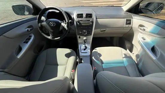 TOYOTA-COROLLA-2011