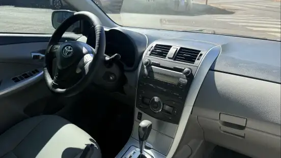 TOYOTA-COROLLA-2011
