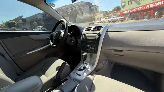 TOYOTA-COROLLA-2011