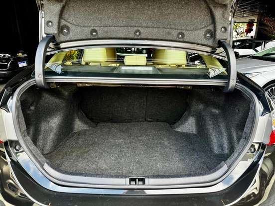 TOYOTA-COROLLA-2018
