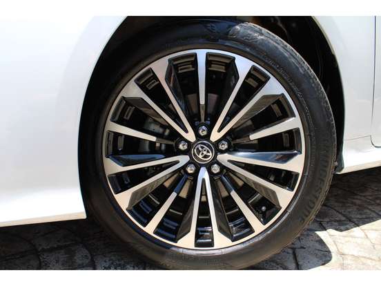 TOYOTA-COROLLA-2023
