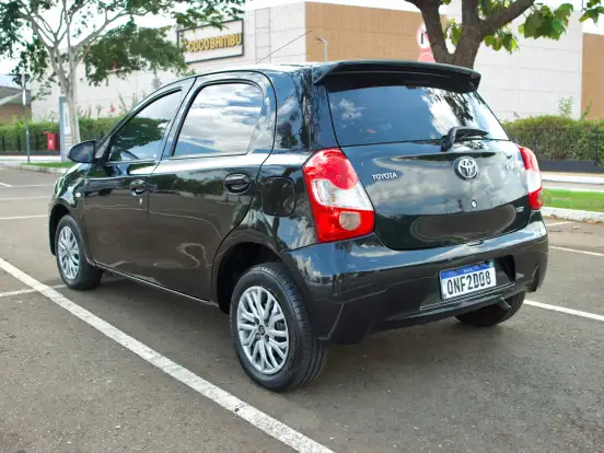 TOYOTA-ETIOS-1.3 X 16V FLEX 4P MANUAL TOYOTA-ETIOS-2014