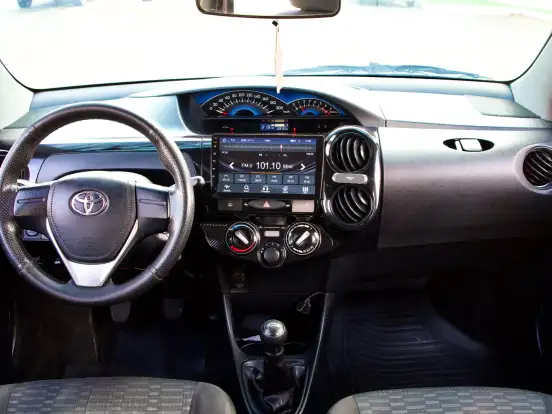 TOYOTA-ETIOS-1.3 X 16V FLEX 4P MANUAL TOYOTA-ETIOS-2014