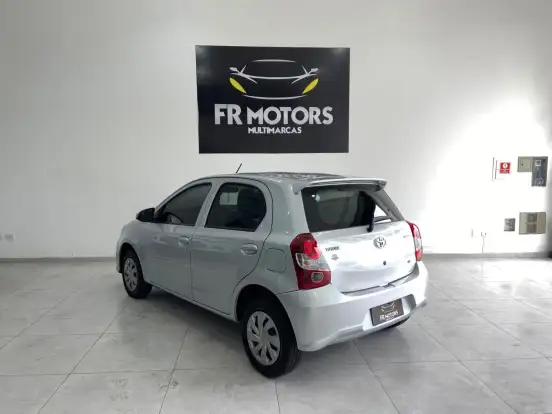 TOYOTA-ETIOS-2019