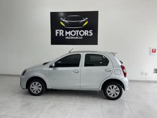 TOYOTA-ETIOS-2019