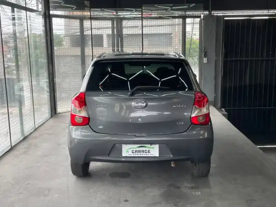 TOYOTA-ETIOS-2015