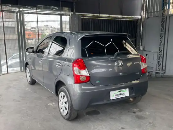 TOYOTA-ETIOS-2015