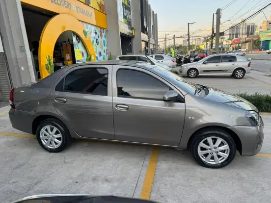 TOYOTA-ETIOS-1.5 X SEDAN 16V FLEX 4P AUTOMÁTICO TOYOTA-ETIOS-2019