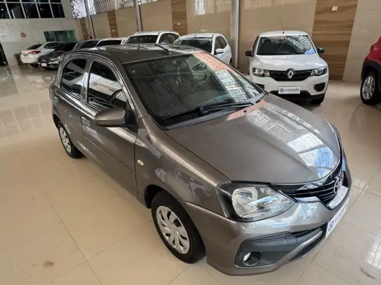 TOYOTA-ETIOS-2018