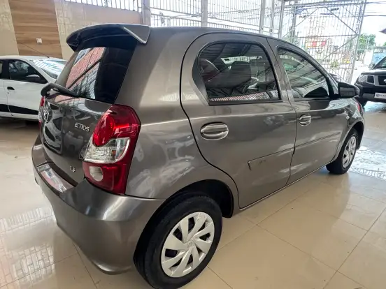 TOYOTA-ETIOS-2018