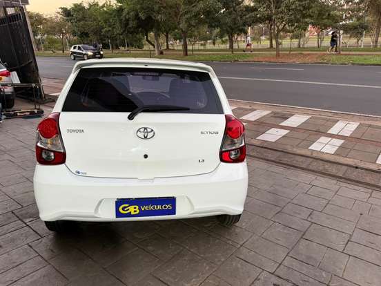 TOYOTA-ETIOS-1.3 X 16V FLEX 4P MANUAL TOYOTA-ETIOS-2019