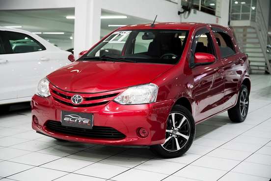 TOYOTA-ETIOS-2016