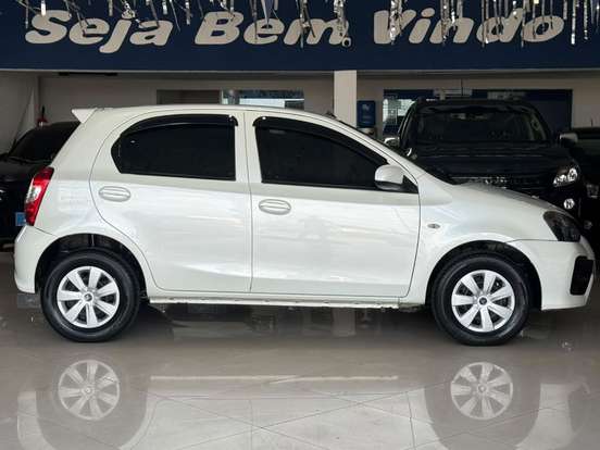 TOYOTA-ETIOS-1.3 X 16V FLEX 4P MANUAL TOYOTA-ETIOS-2019