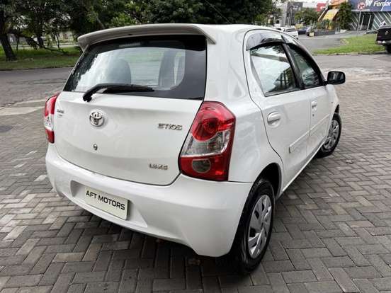 TOYOTA-ETIOS-1.3 XS 16V FLEX 4P MANUAL TOYOTA-ETIOS-2013