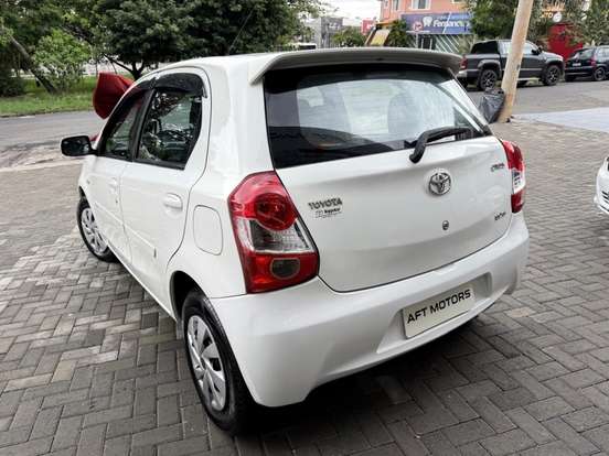 TOYOTA-ETIOS-2013