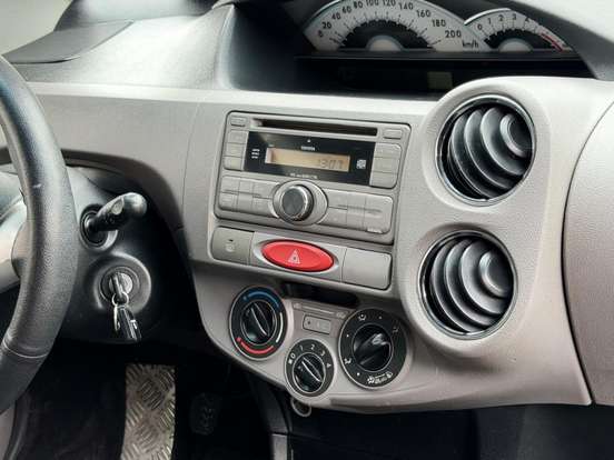 TOYOTA-ETIOS-2013