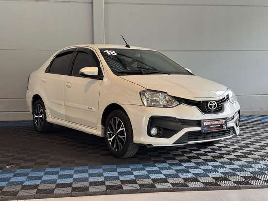 TOYOTA-ETIOS-2017