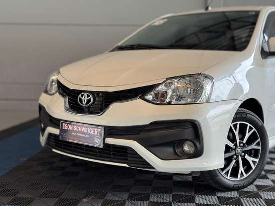 TOYOTA-ETIOS-2017